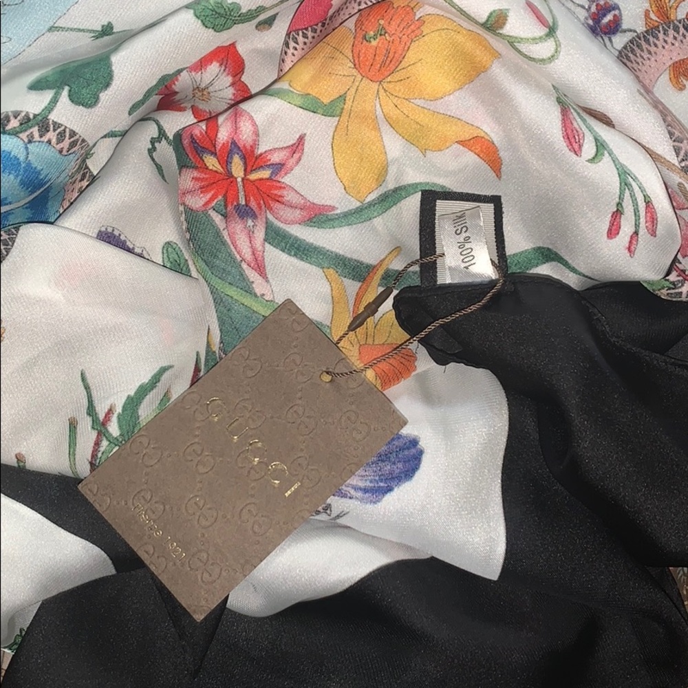Slik Gucci Scarf - Picture 2 of 3